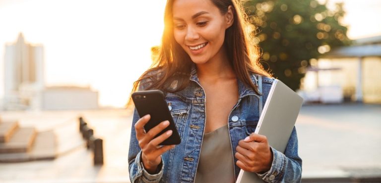 Hey-Siri-manage-my-books…..